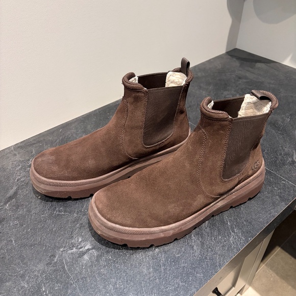 Ugg Burleigh Chelsea Boots (Size 10) - Picture 2 of 4
